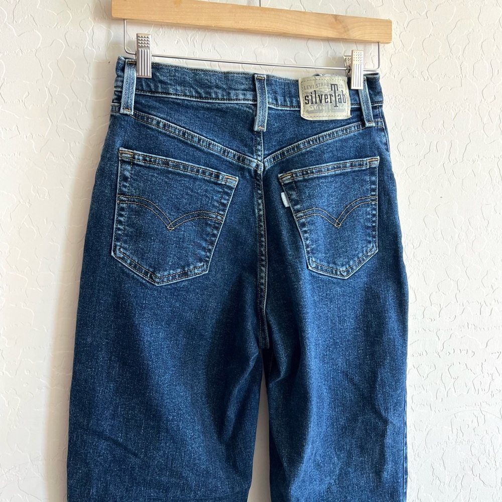 Levi's High Rise Dark Blue Jeans